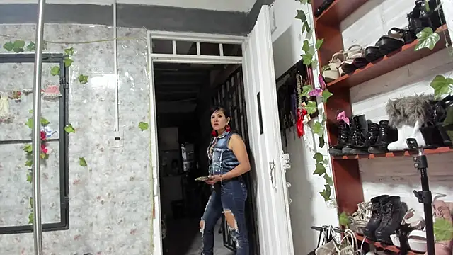 Erlinda-engel online show from 02/03/25, 12:47