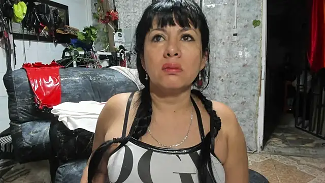 Erlinda-engel online show from 09/26/25, 12:20