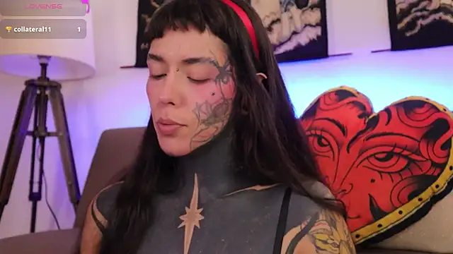 SylveonFox online show from 11/10/25, 05:34