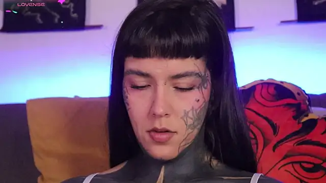 SylveonFox online show from 11/21/25, 10:25