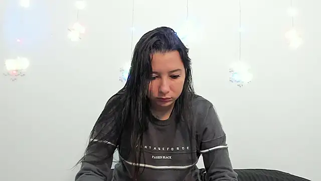 Snapshot of cami-01 chatting on 12/24/24, 01:39 cami-01 online show from 12/24/24, 01:39