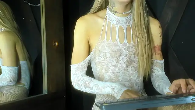 Haileybieberr online show from 02/06/25, 12:43