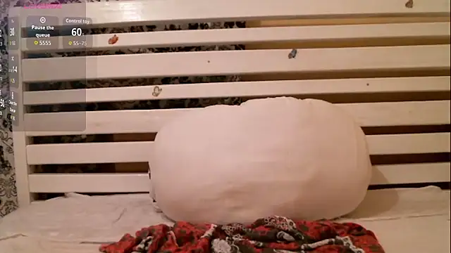 Snapshot of black_sexy_queen chatting on 10/21/25, 10:32 black sexy queen online show from 10/21/25, 10:32