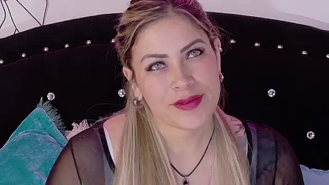 Snapshot of Natalia_Montoya chatting on 09/10/25, 02:22 Natalia Montoya online show from 09/10/25, 02:22