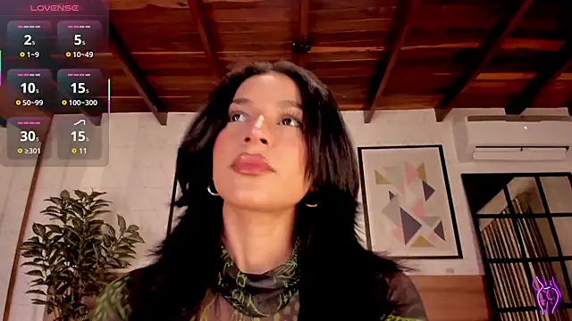 LunaRuso online show from 10/19/25, 08:20