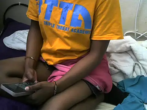 Ma-yolo001 online show from 11/21/25, 09:30