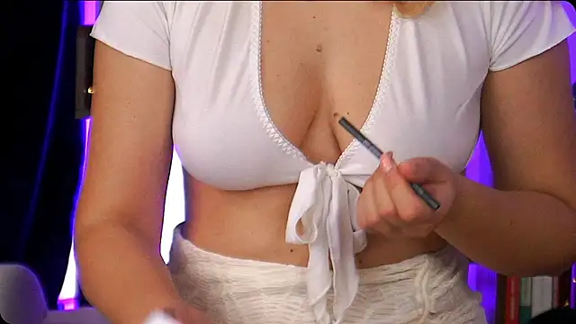 Bailey Evans online show from 10/23/25, 04:23