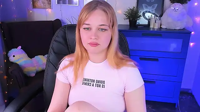 AlicePopsy online show from 10/25/25, 08:58