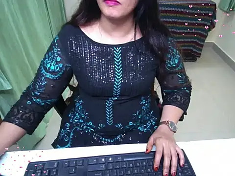 Snapshot of Arushisingh8888 chatting on 10/07/25, 04:04 Arushisingh8888 online show from 10/07/25, 04:04