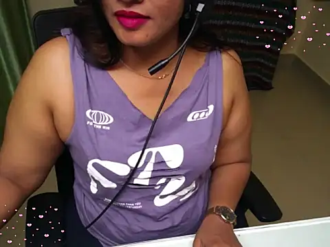 Snapshot of Arushisingh8888 chatting on 11/08/25, 01:44 Arushisingh8888 online show from 11/08/25, 01:44