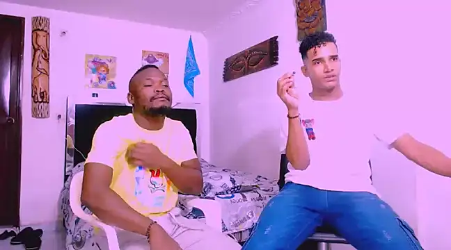 Snapshot of latinhot9631 chatting on 03/20/25, 08:19 latinhot9631 online show from 03/20/25, 08:19