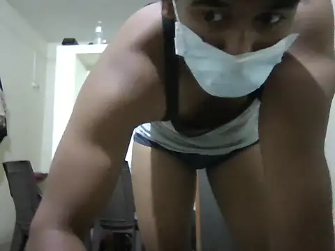 Snapshot of 2003vickey chatting on 03/01/25, 06:21 2003vickey online show from 03/01/25, 06:21