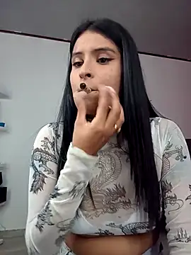 Snapshot of _elektrah chatting on 10/09/25, 09:24 elektrah online show from 10/09/25, 09:24