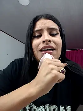 Snapshot of _elektrah chatting on 11/01/25, 11:40 elektrah online show from 11/01/25, 11:40