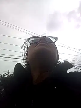 Snapshot of _elektrah chatting on 11/06/25, 09:15 elektrah online show from 11/06/25, 09:15