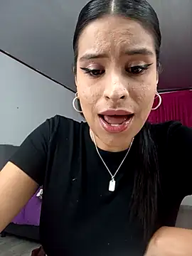 Snapshot of _elektrah chatting on 11/12/25, 12:44 elektrah online show from 11/12/25, 12:44