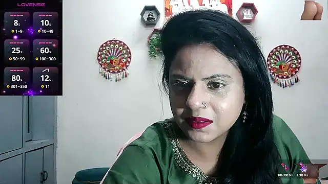 Snapshot of Sexy_komolika chatting on 10/19/25, 05:35 Sexy komolika online show from 10/19/25, 05:35