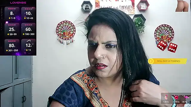 Snapshot of Sexy_komolika chatting on 10/21/25, 03:02 Sexy komolika online show from 10/21/25, 03:02