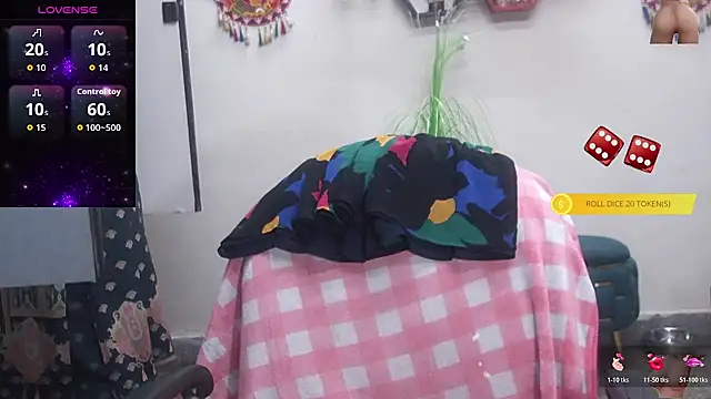 Snapshot of Sexy_komolika chatting on 11/01/25, 01:35 Sexy komolika online show from 11/01/25, 01:35