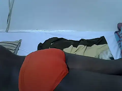 springly love online show from 10/15/25, 07:41