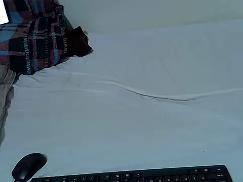 springly love online show from 10/31/25, 04:19