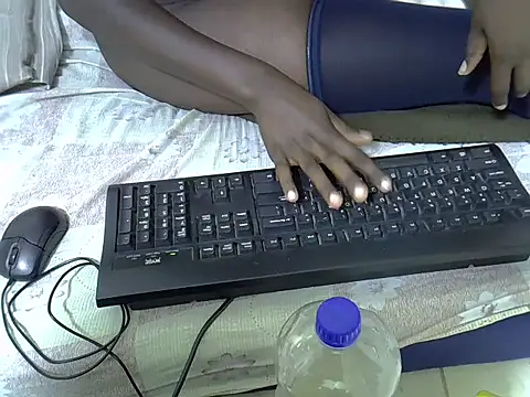 springly love online show from 11/07/25, 03:17