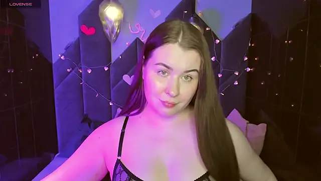 Snapshot of ShedarBrooks chatting on 02/14/25, 12:14 ShedarBrooks online show from 02/14/25, 12:14