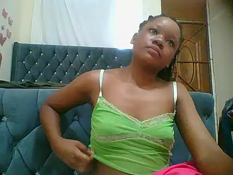 Snapshot of HotJeylee chatting on 11/12/25, 10:48 HotJeylee online show from 11/12/25, 10:48