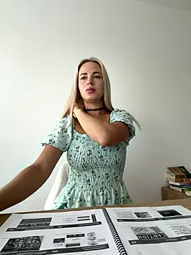 streetdoll online show from 10/07/25, 07:05