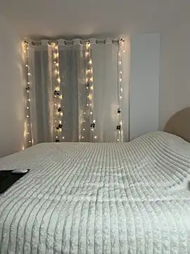 streetdoll online show from 11/16/25, 08:31