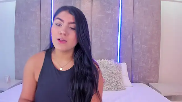 Snapshot of PaulinaDuarte chatting on 02/03/25, 11:42 PaulinaDuarte online show from 02/03/25, 11:42