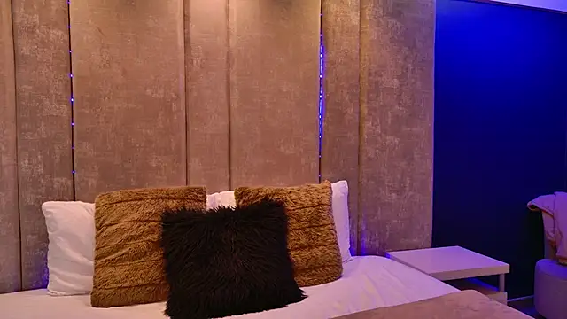 Snapshot of PaulinaDuarte chatting on 09/22/25, 11:23 PaulinaDuarte online show from 09/22/25, 11:23