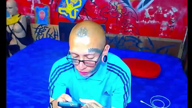 Snapshot of deivid_estrada chatting on 09/23/25, 05:16 deivid estrada online show from 09/23/25, 05:16