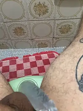 Snapshot of MalvadoFavorito28 chatting on 11/26/25, 10:11 MalvadoFavorito28 online show from 11/26/25, 10:11