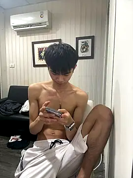 mumuowl online show from 10/07/25, 04:26