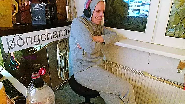 BongChannel online show from 02/04/25, 02:28