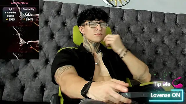 Snapshot of Jeins_carter chatting on 03/05/25, 04:57 Jeins carter online show from 03/05/25, 04:57