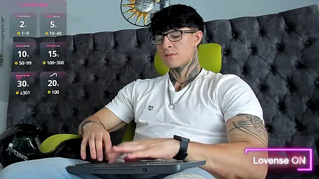 Snapshot of Jeins_carter chatting on 03/13/25, 01:40 Jeins carter online show from 03/13/25, 01:40