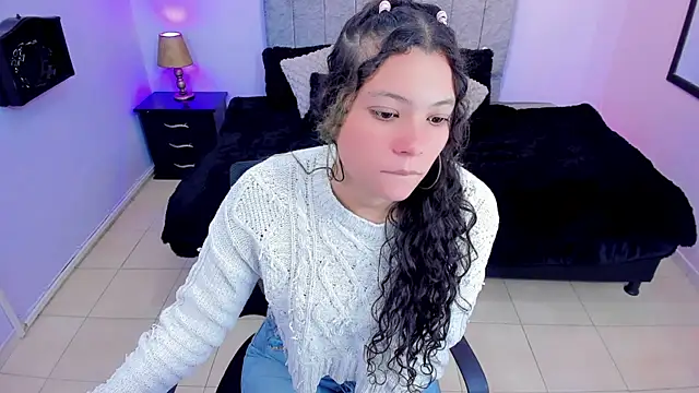 Lana stone  online show from 01/31/25, 03:09