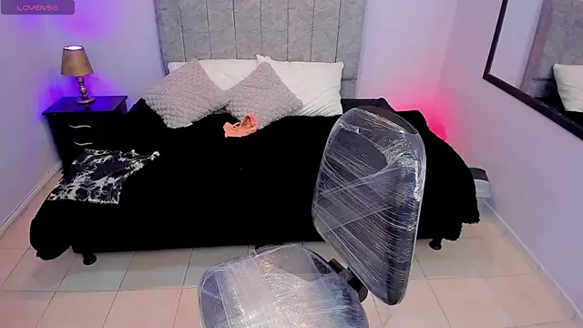 Lana stone  online show from 03/09/25, 03:22