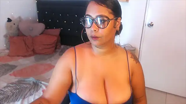 Snapshot of ebony_Exotica chatting on 12/10/24, 08:05 ebony Exotica online show from 12/10/24, 08:05