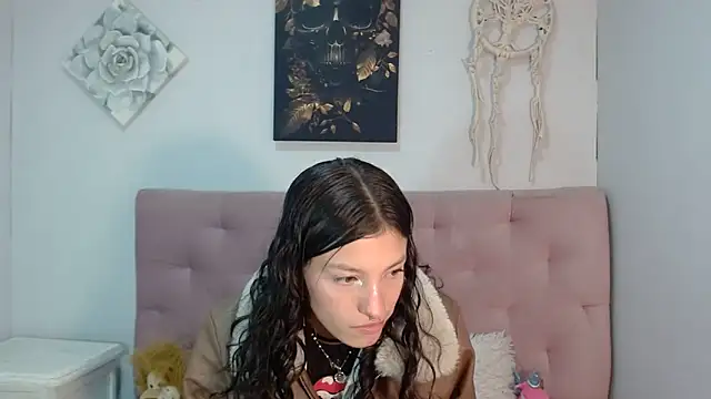 Emma-Wilson online show from 03/19/25, 07:17