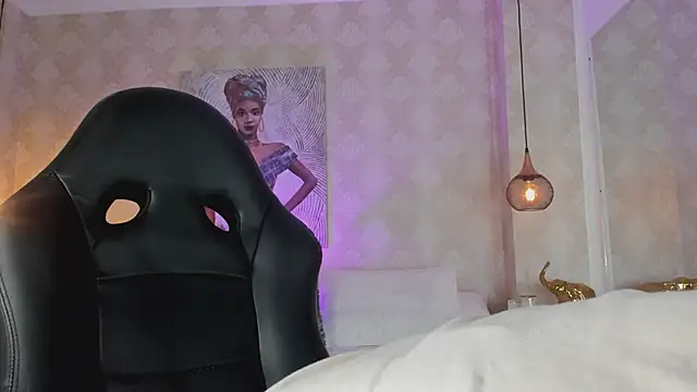 Shantall   online show from 01/18/25, 11:32