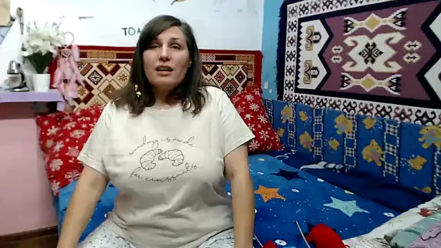 AdelineBlueEyes online show from 11/03/25, 08:48