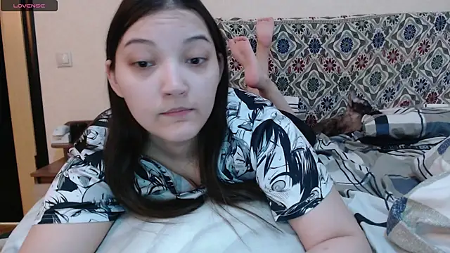 Snapshot of AlisaDevis chatting on 02/15/25, 11:06 AlisaDevis online show from 02/15/25, 11:06