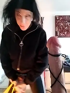 Snapshot of freyamoret chatting on 02/04/25, 07:51 freyamoret online show from 02/04/25, 07:51