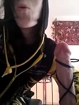 Snapshot of freyamoret chatting on 02/14/25, 02:33 freyamoret online show from 02/14/25, 02:33
