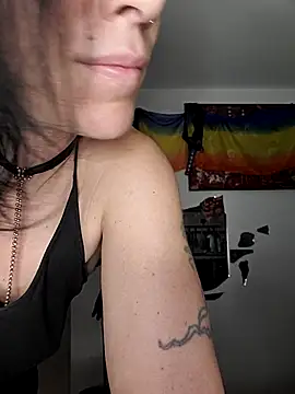 Snapshot of freyamoret chatting on 09/29/25, 06:02 freyamoret online show from 09/29/25, 06:02