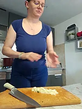 KristenVega online show from 10/30/25, 08:49