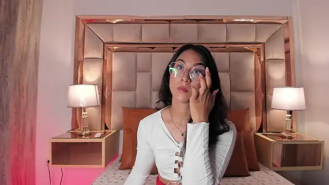 DaraBeckett online show from 01/20/25, 12:07